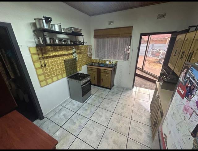 3 BEDROOM HOUSE FOR SALE IN VANDERBIJLPARK CE 1